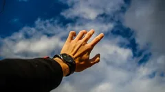 Miksi iän myötä tuntuu siltä, että aika kuluu nopeammin?