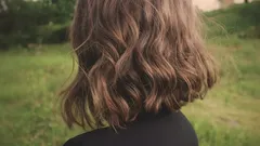 Mikä hiusten pituus 50 vuoden iän jälkeen saa sinut näyttämään vanhemmalta ja mikä nuoremmalta? Käytännön opas.